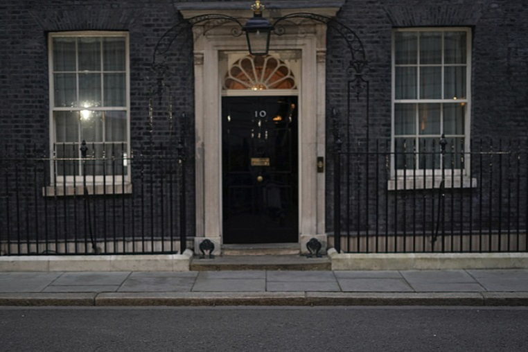 英首相与美总统通电话 讨论俄乌冲突等议题