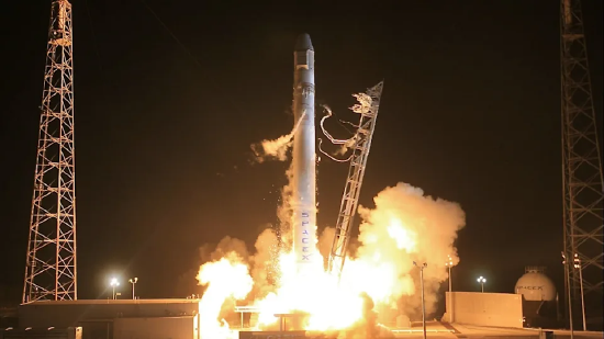 富国银行：SpaceX无线业务将冲击传统运营商，而铁塔房地产投资信托基金将“悄然”获利